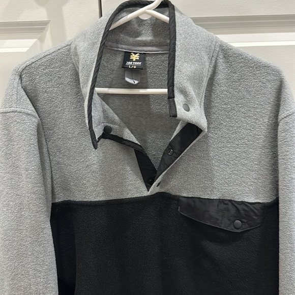 Zoo York sweater - Picture 3 of 3